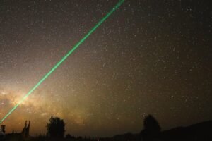 turismo_estrellas_guara_somontano_proyectoakua_noche_laser.jpg