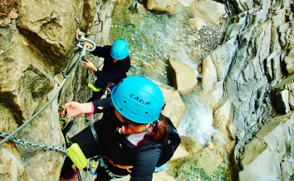 cascadasorrosal_ferrata_guiasproyectoakua 1