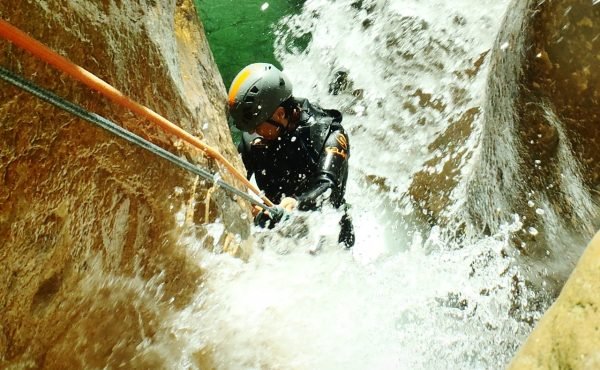 rapel_formiga_guara_canyoning-proyectoakua.jpg