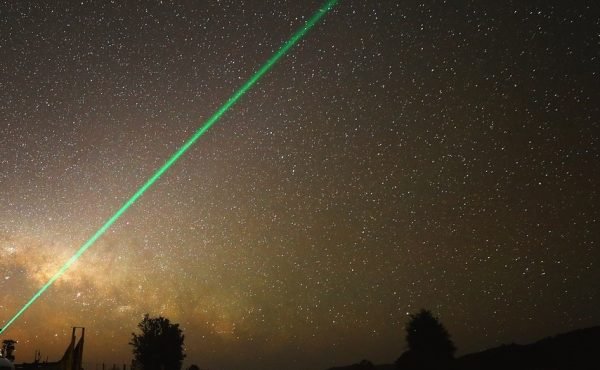turismo_estrellas_guara_somontano_proyectoakua_noche_laser.jpg