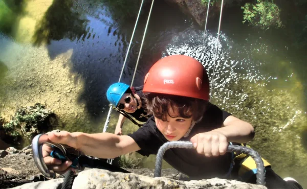via-ferrata-niños-iniciación-guias-proyectoakua 1
